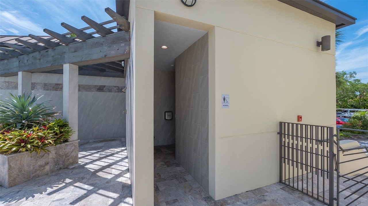 2120 Harbourside Dr, #657