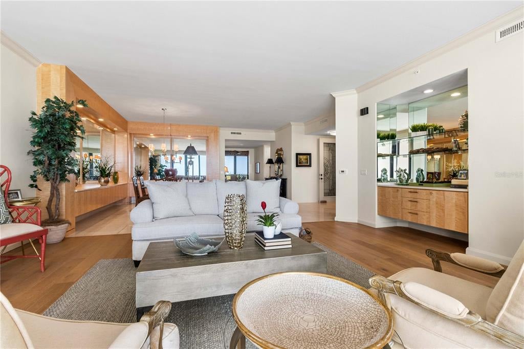 415 L Ambiance Dr, #C504