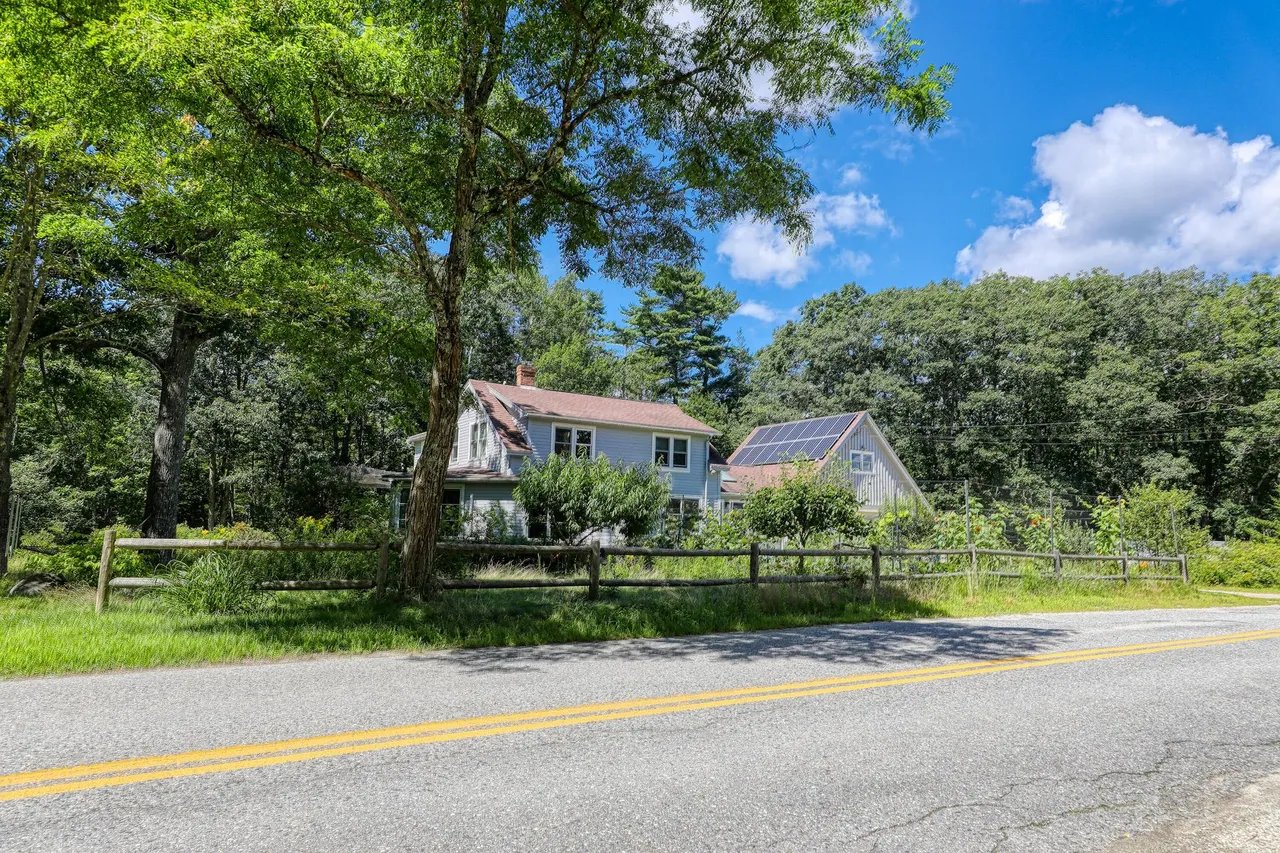 New Listing! 591 Parker Point Road, Blue Hill, Maine – $750,000