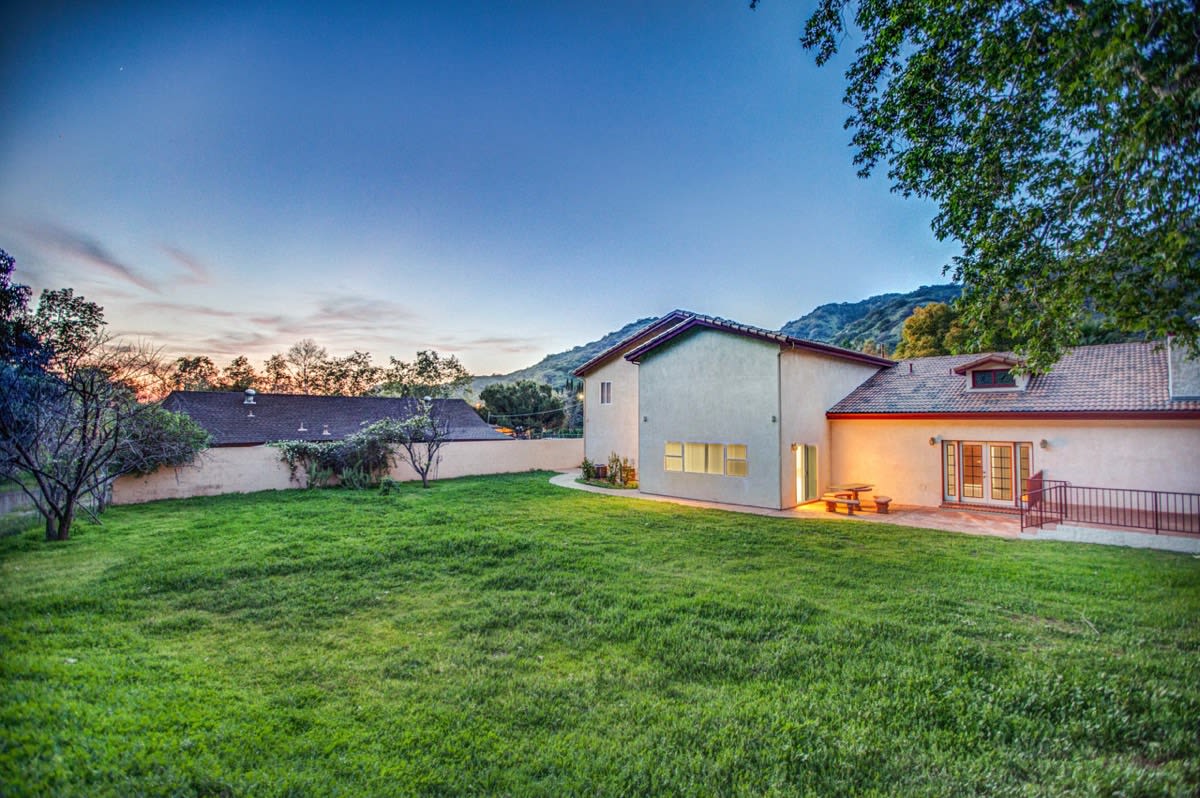 9424 La Tuna Canyon Rd, Sun Valley, CA