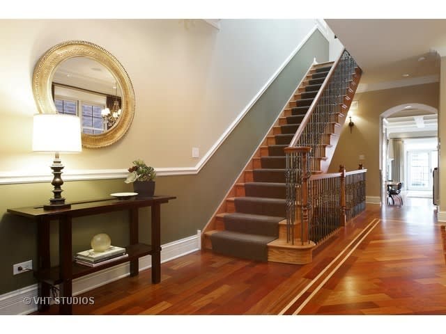 2308 W Sunnyside Ave