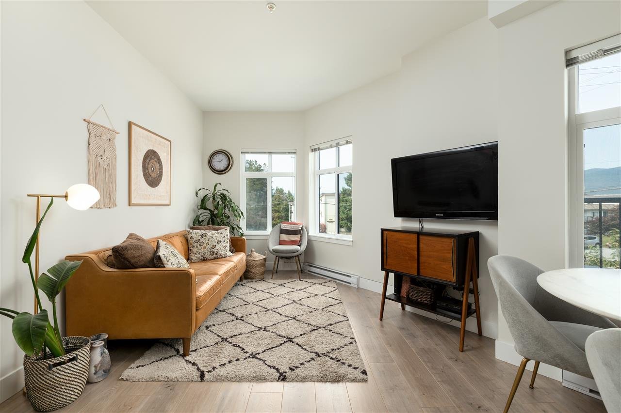 205-7180 Barnet Rd
