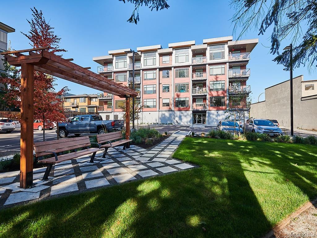 408-7162 West Saanich Rd, Central Saanich