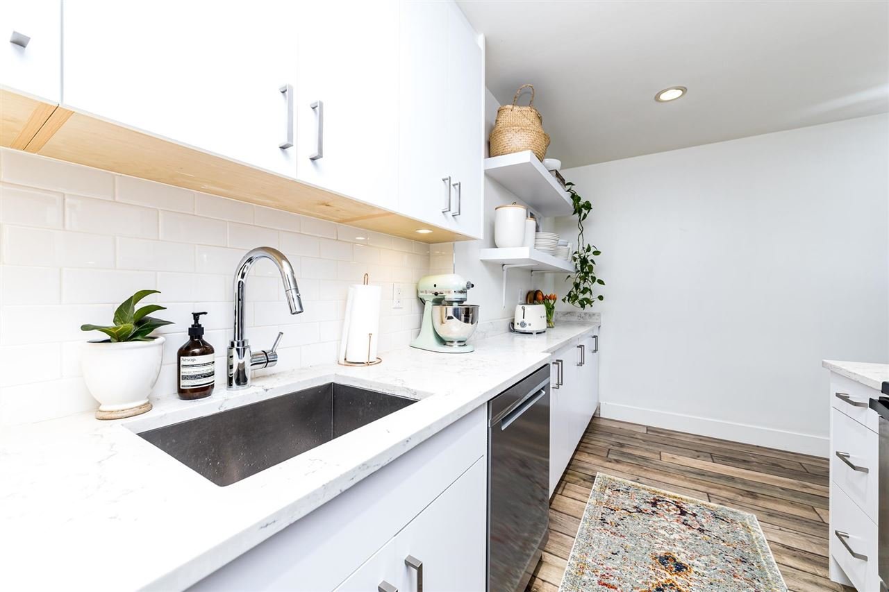 209-440 E 5th Ave