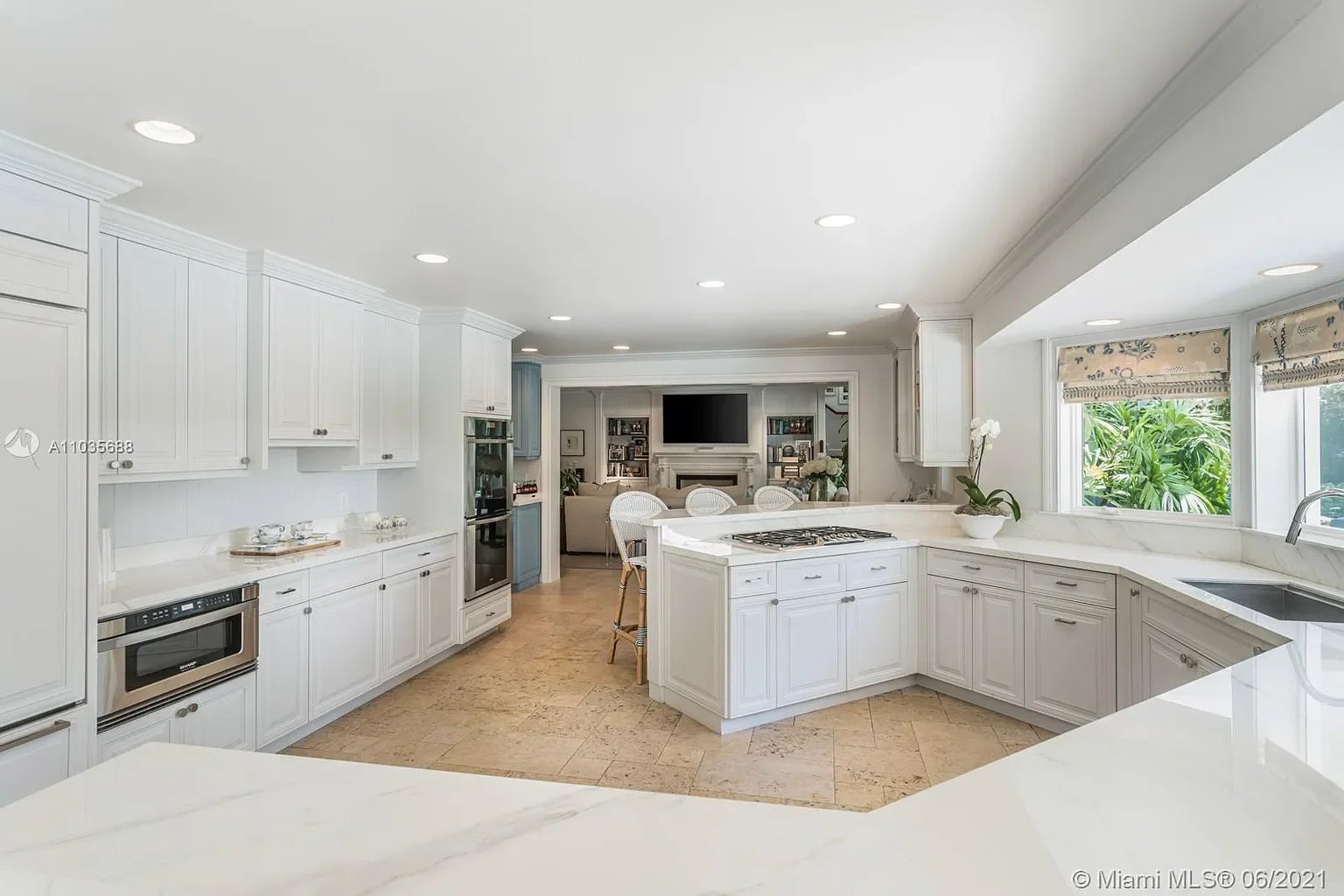 8005 SW 52nd Ave
