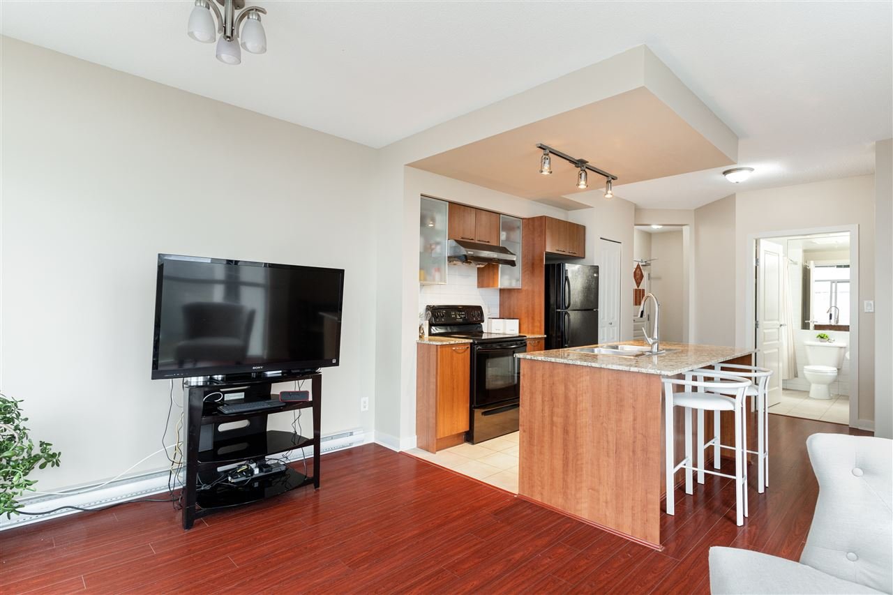 854-1483 E King Edward Ave