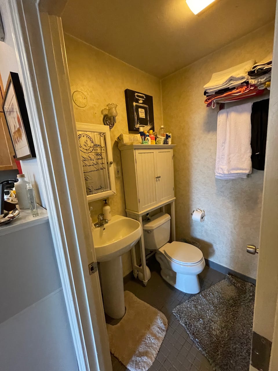 Sweet 1 bed 1 bath on Columbus - Deck and Laundry! AUGUST 1