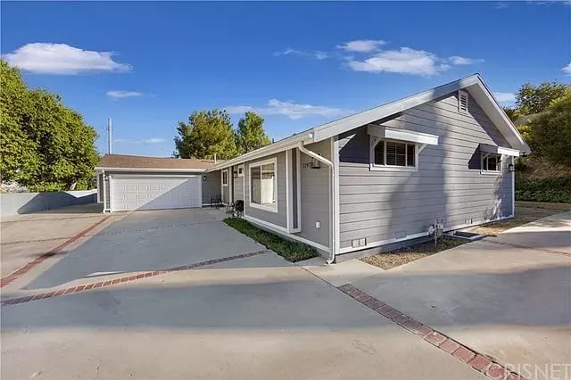 11978 Elnora Pl