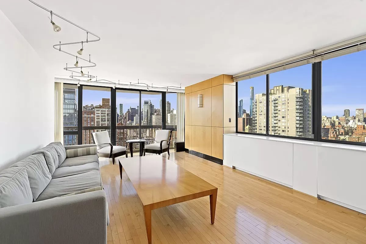 330 East 75th Street Unit: 32A