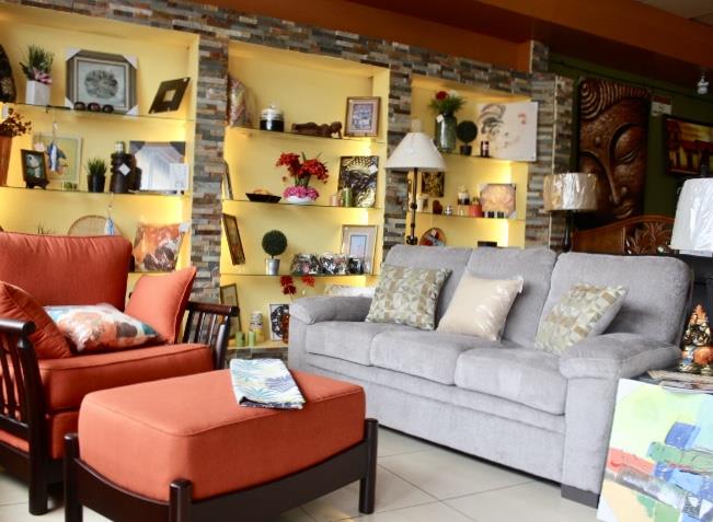 Uvita Profitable Retail Business! So Much More Than a Furniture Store!