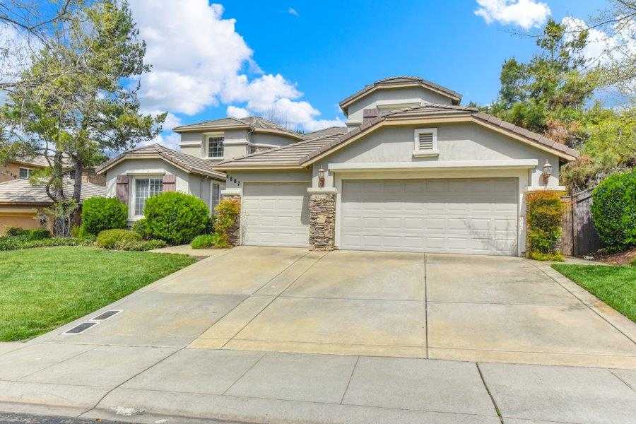 4887 Village Green Dr
