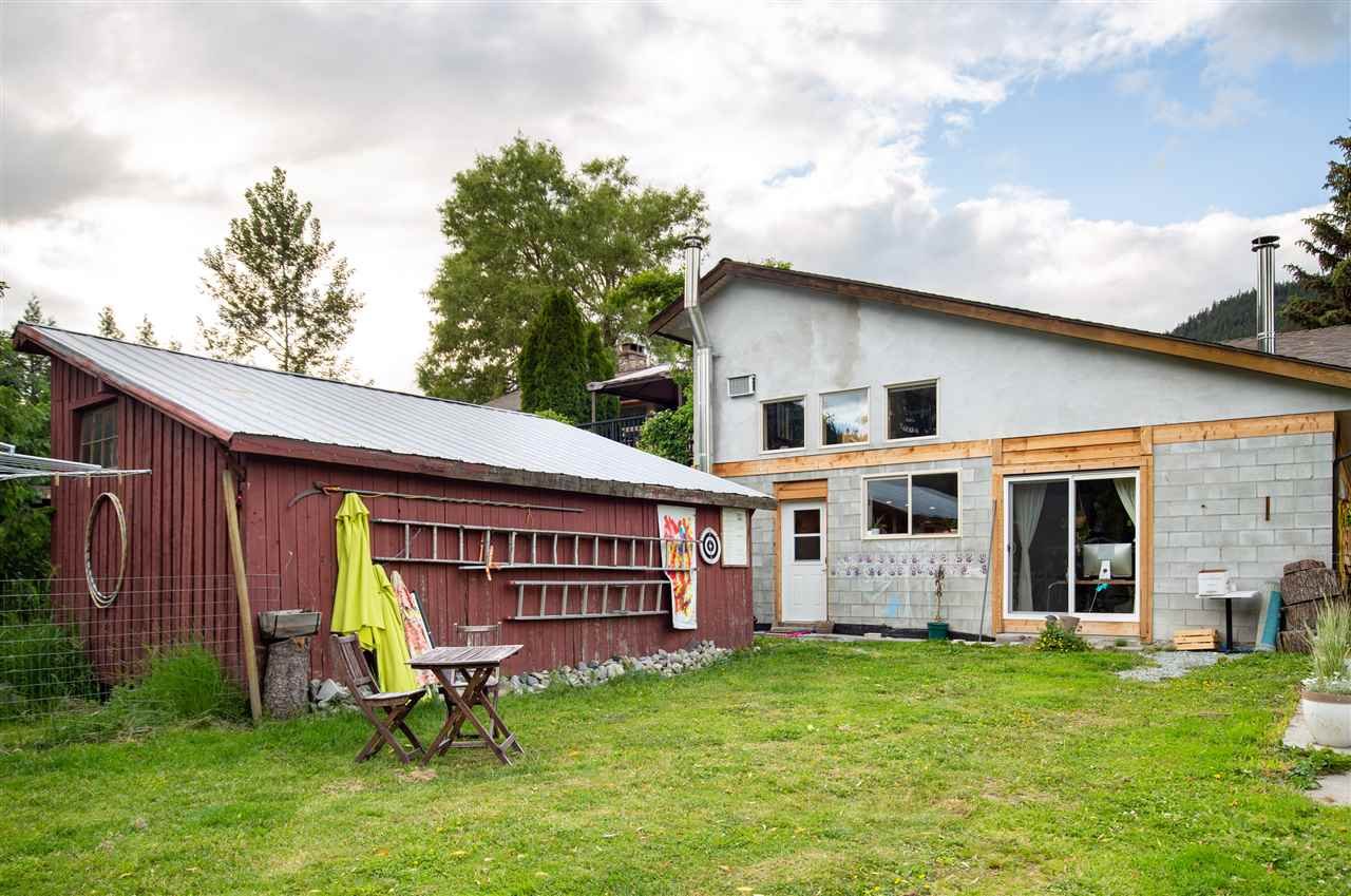 1428 Collins Rd