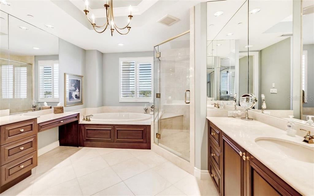 2050 Benjamin Franklin Drive Unit: B903