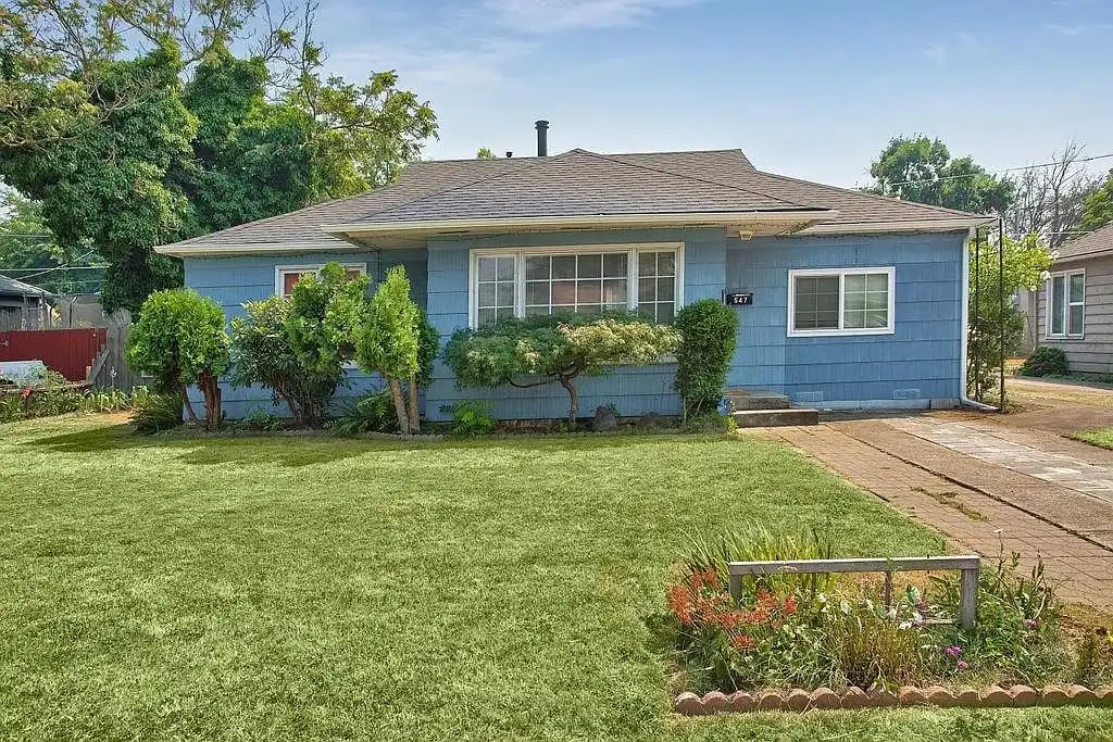547 Haven St, Medford, OR 97501
