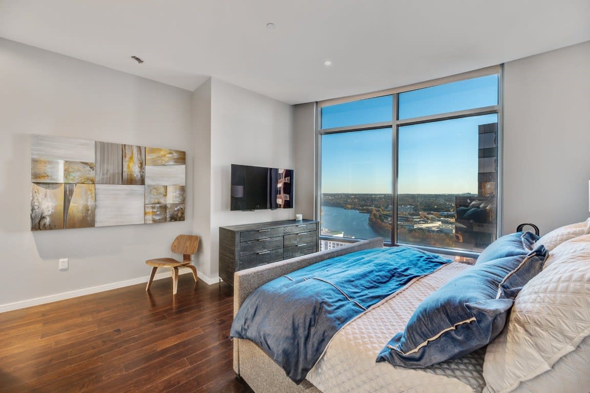 200 Congress Ave, #23F