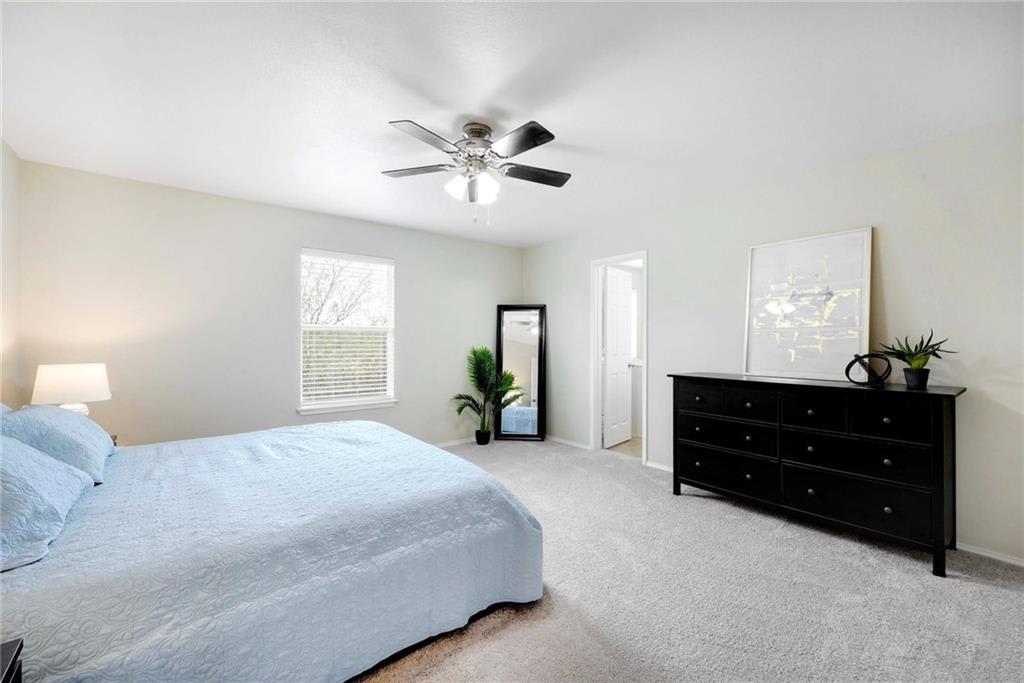 305 Moorhen Ln