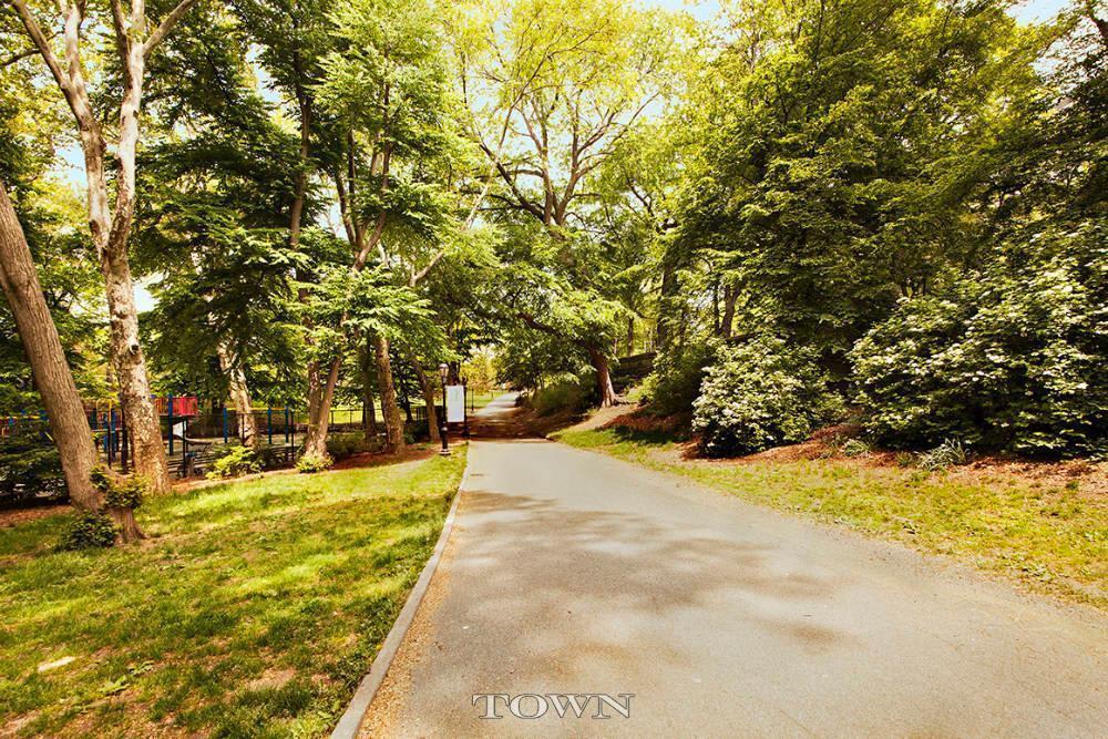 258 Riverside Dr, #9C