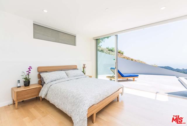 940 Latigo Canyon