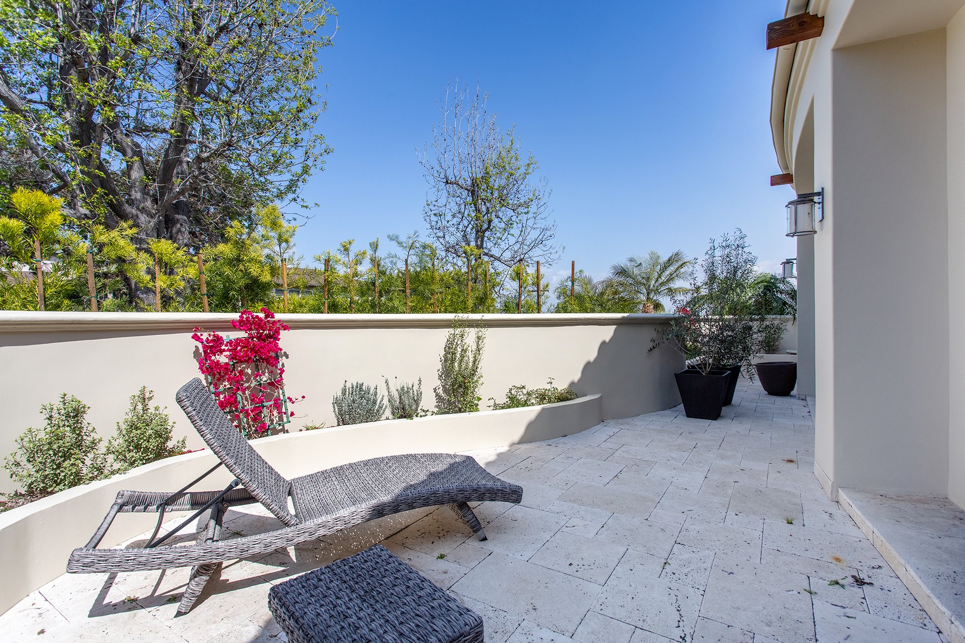 2943 Club Dr, Cheviot Hills