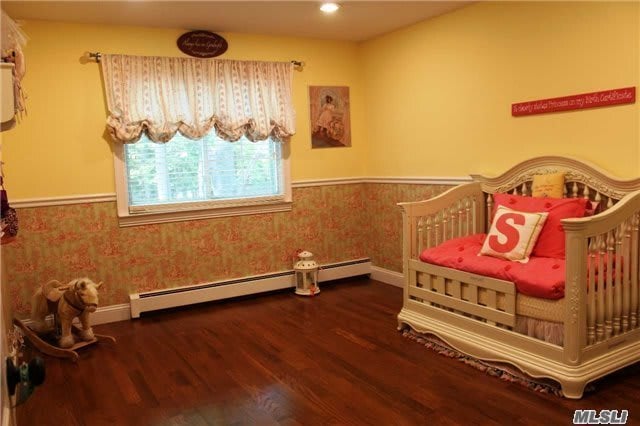40 Stirrup Ln, Syosset