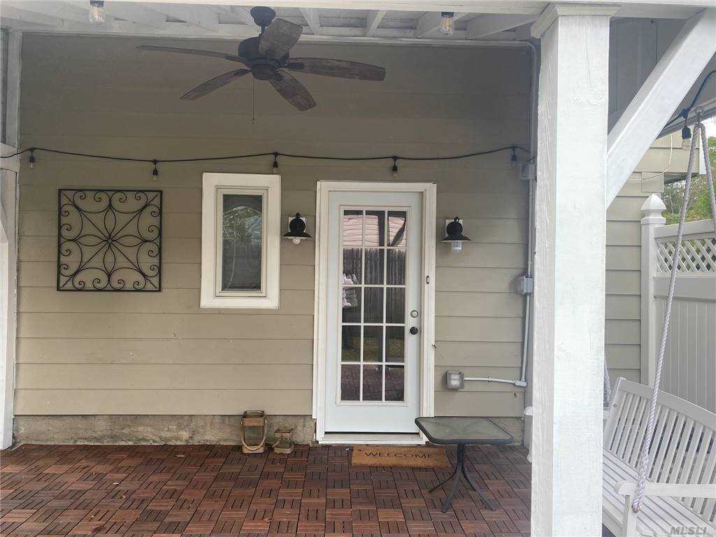212 Haypath Rd, Old Bethpage
