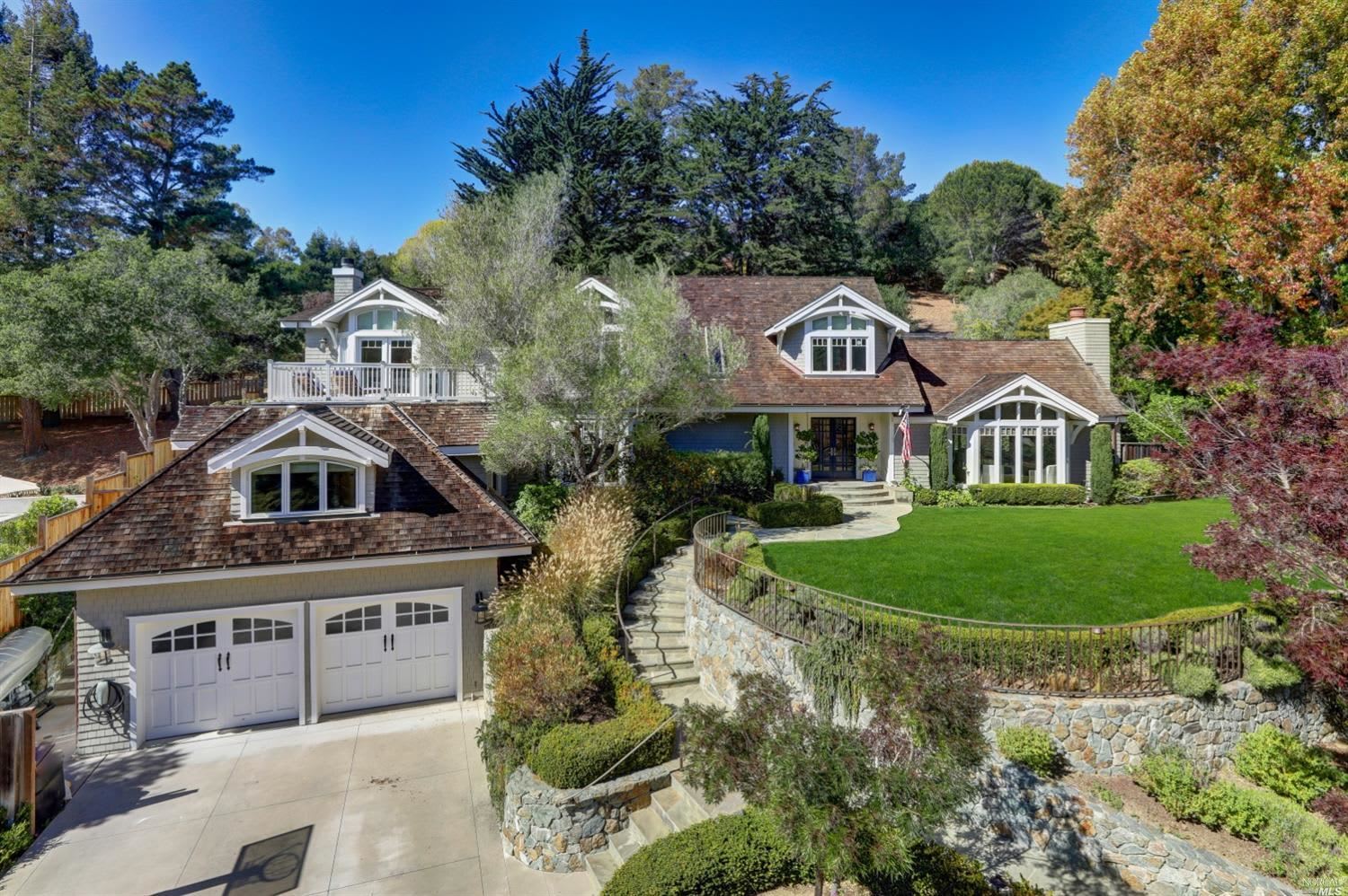 Chic & Stylish East Coast Inspired Residence