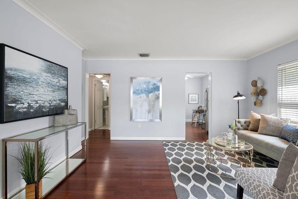 15 W Hazel St