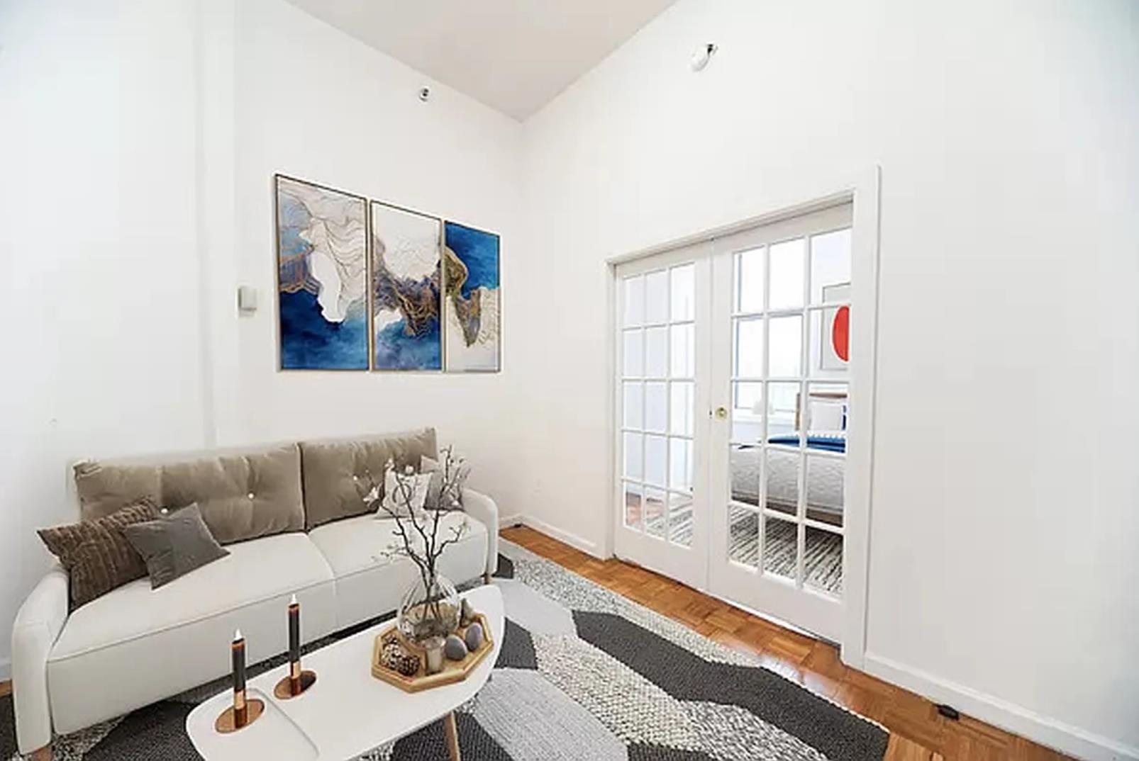 31 Saint Marks Place, Apt 8