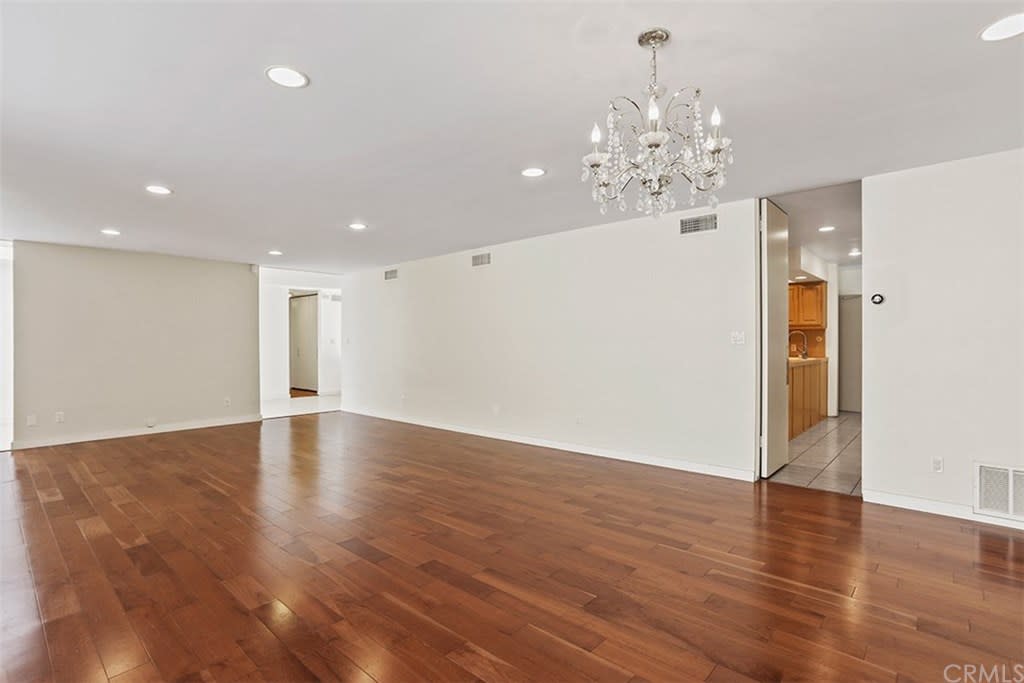 1099 Pine Oak Lane