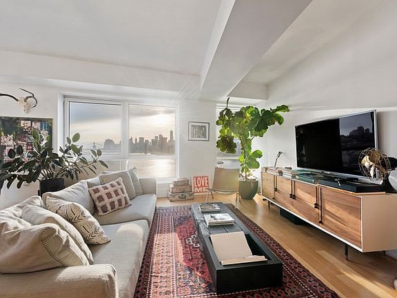 440 Kent Ave. Unit: 12-A