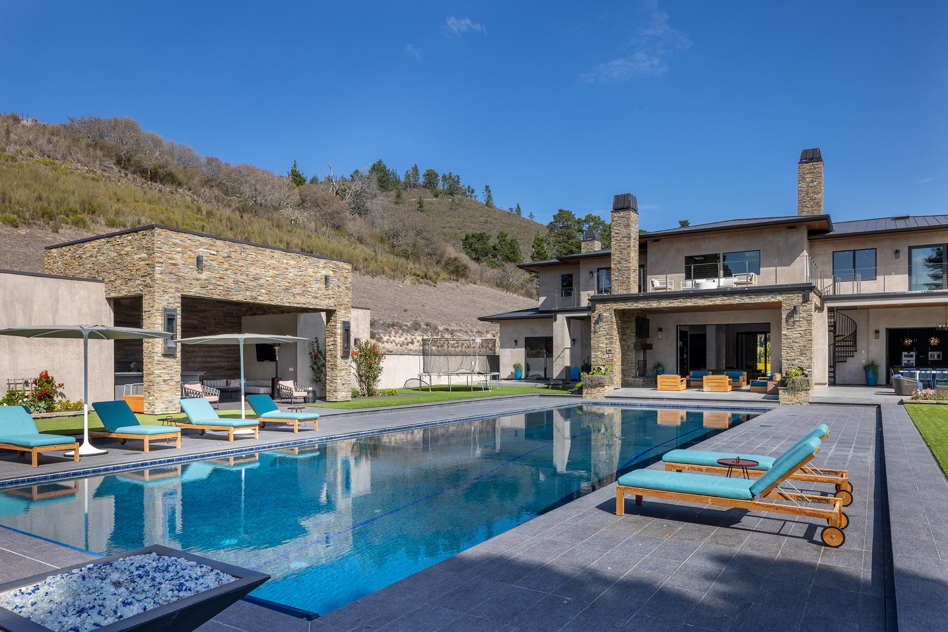 Contemporary Turn-Key Estate in Tehama - 10 Alta Madera Ave