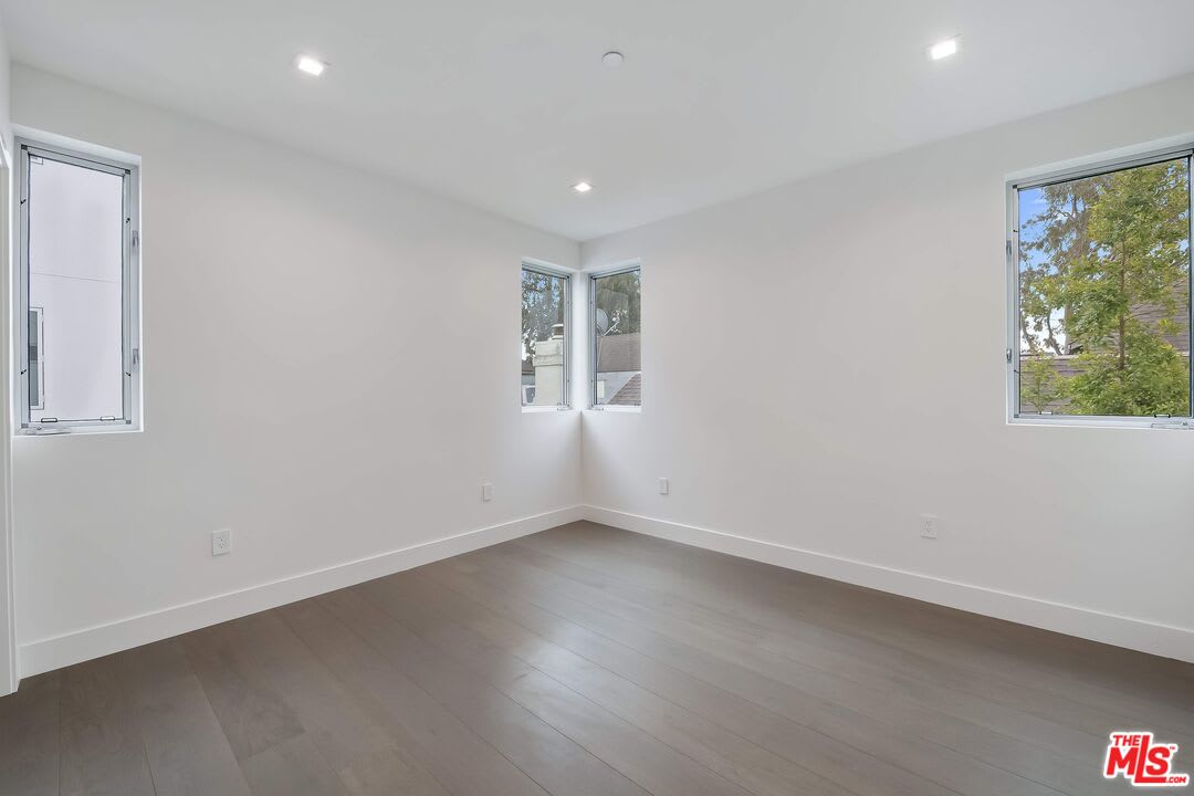 1951 Manning Ave