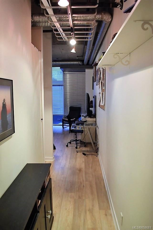 209-1061 Fort St