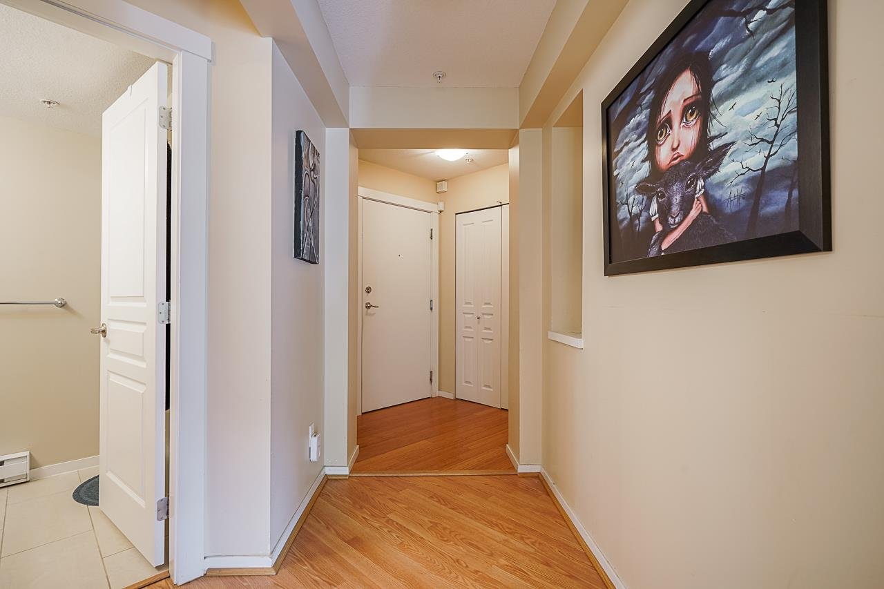 316-9319 University Cres