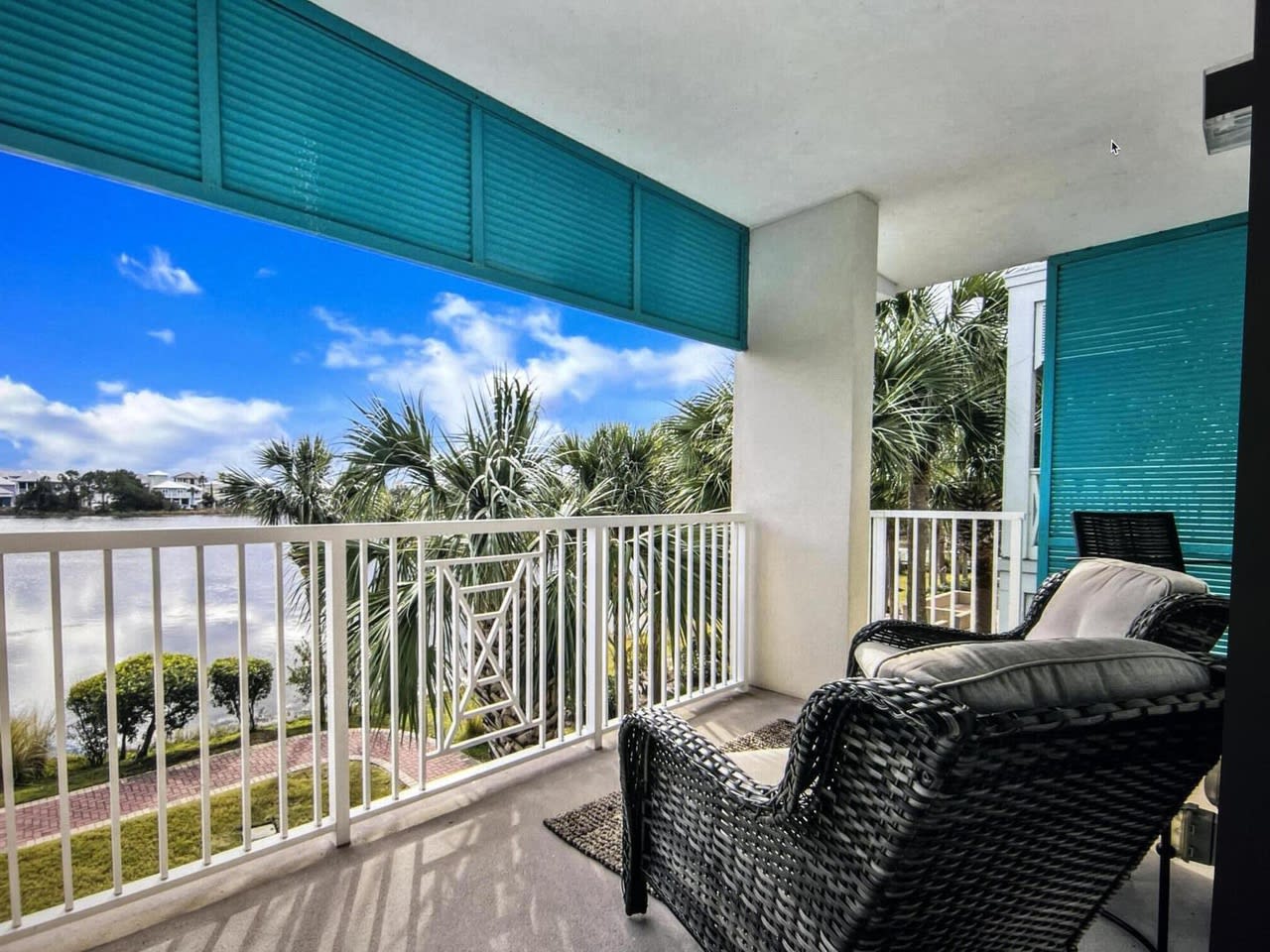 114 Carillon Market Street Unit 201
