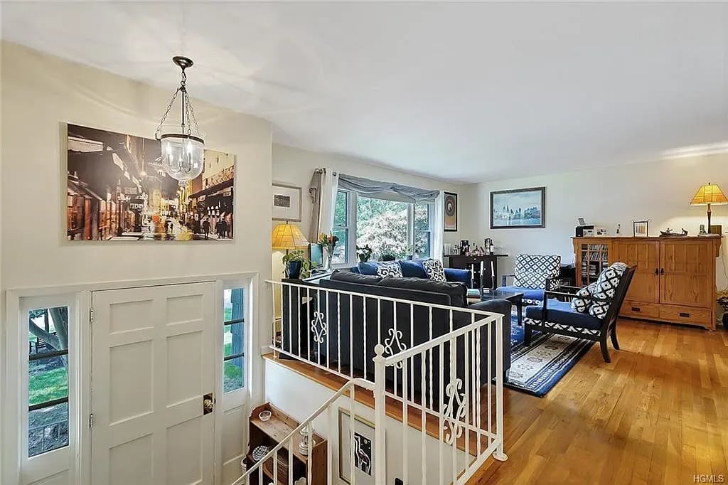 5 Van Gogh Ln
