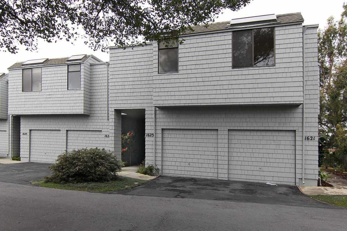 1623 Taylor LN