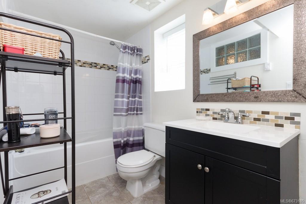 1421 Simon Rd, Saanich
