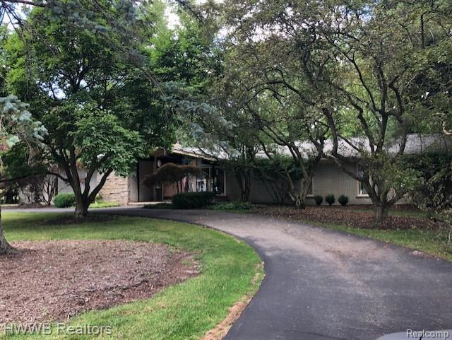 30180 Cheviot Hills Dr