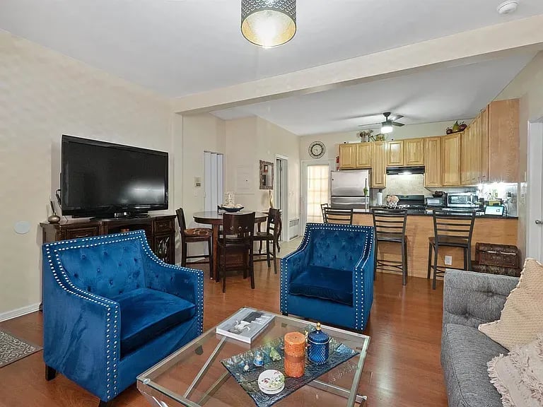 78-80 W 48th St Unit: 1-B