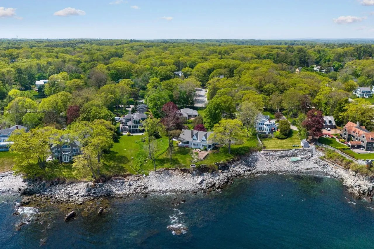 New Listing! 884 Shore Road, Cape Elizabeth, ME 04107 – $2,050,000