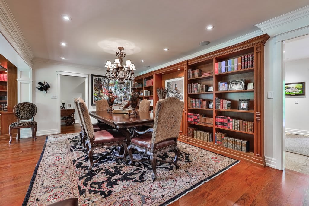 499 Lakeshore Road E, Oakville