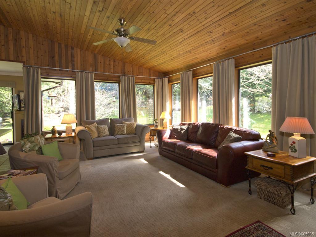 1032 Readings Dr, North Saanich