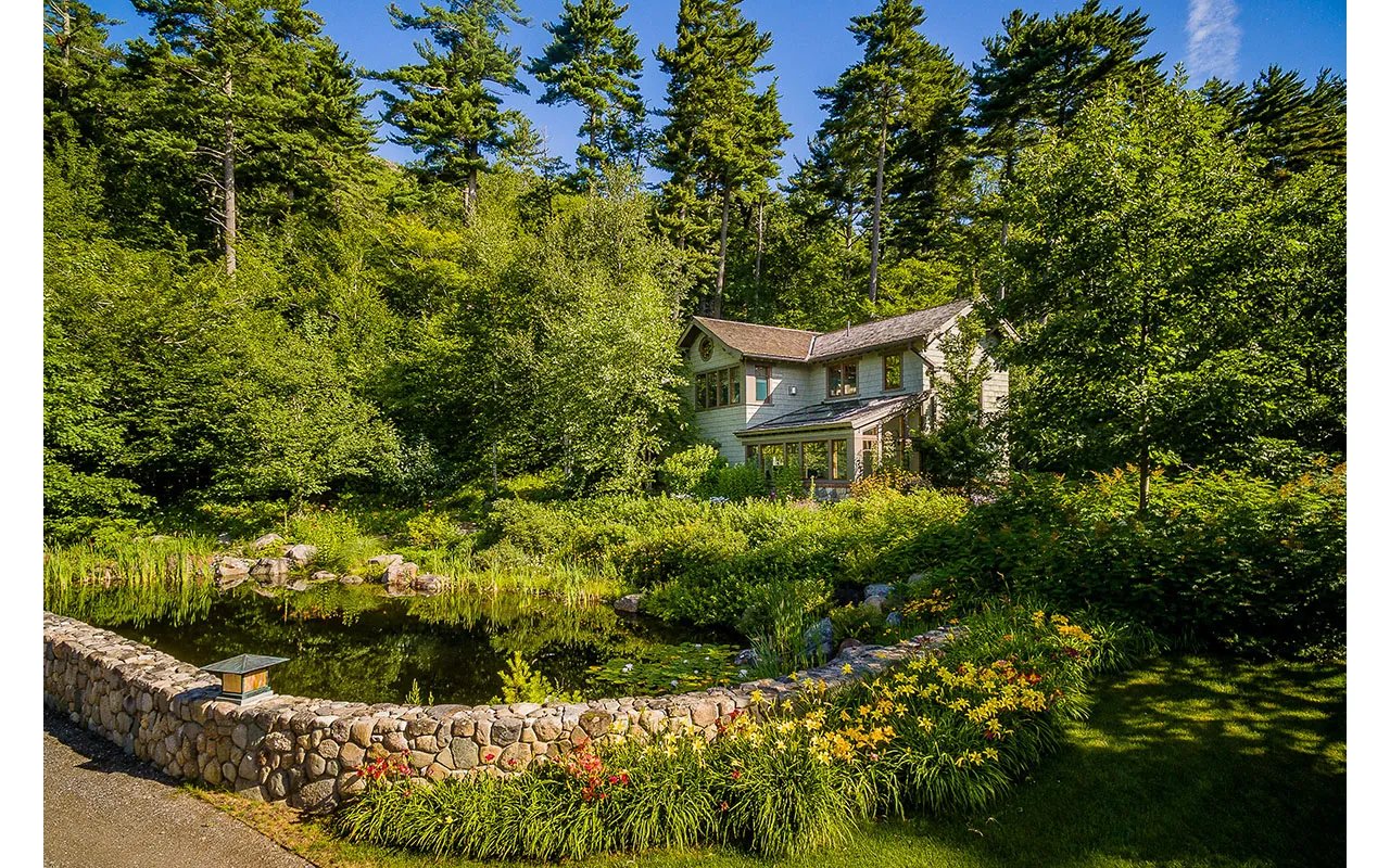 Explore Our Maine Homes for Sale with Guest Cottages