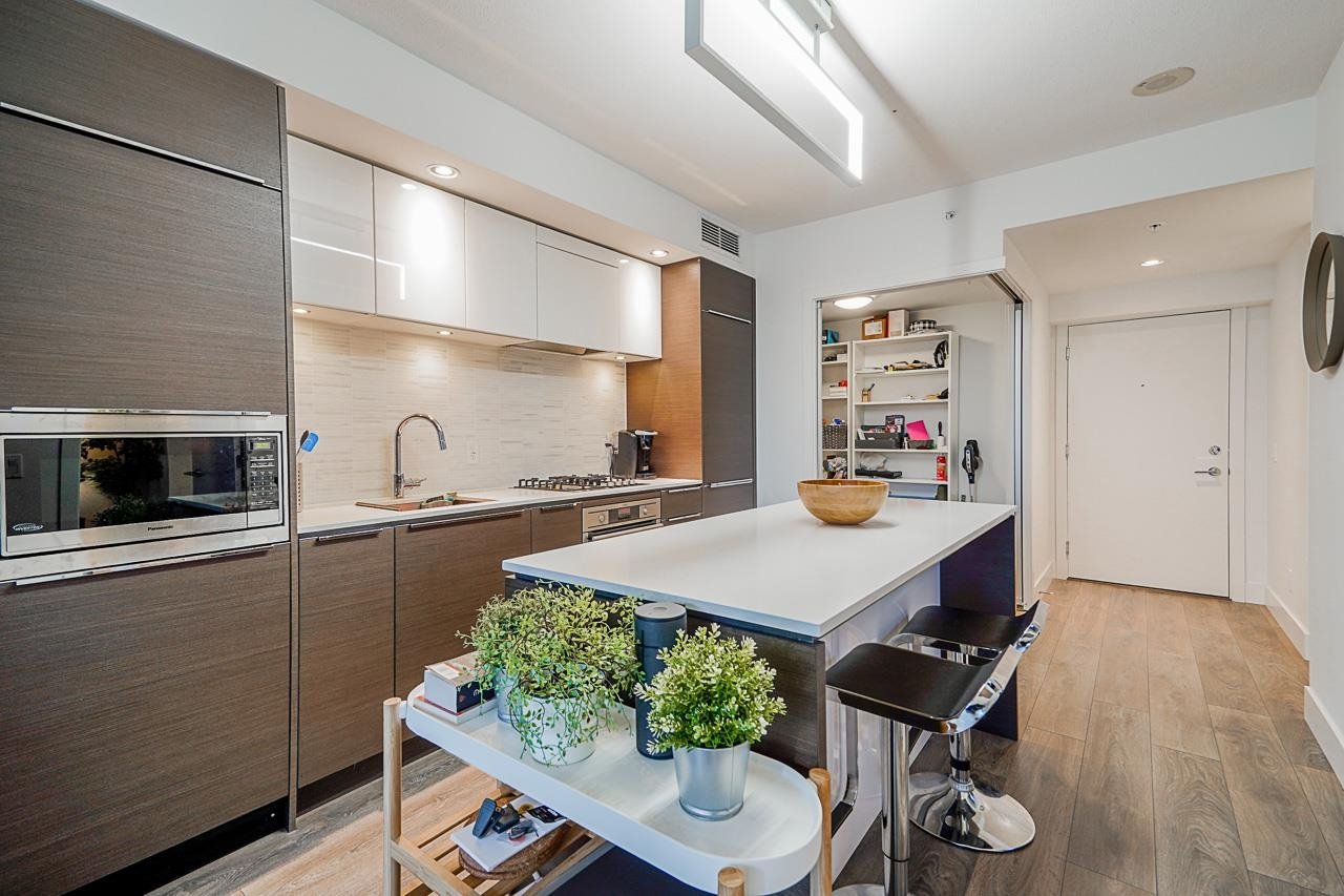 808-5233 Gilbert Rd
