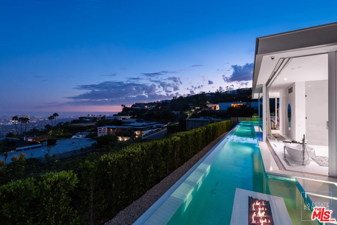 Velvet House