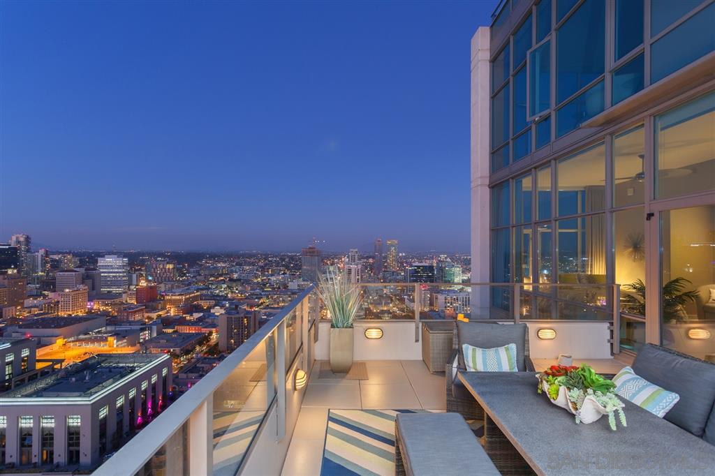 550 Front St, #3102