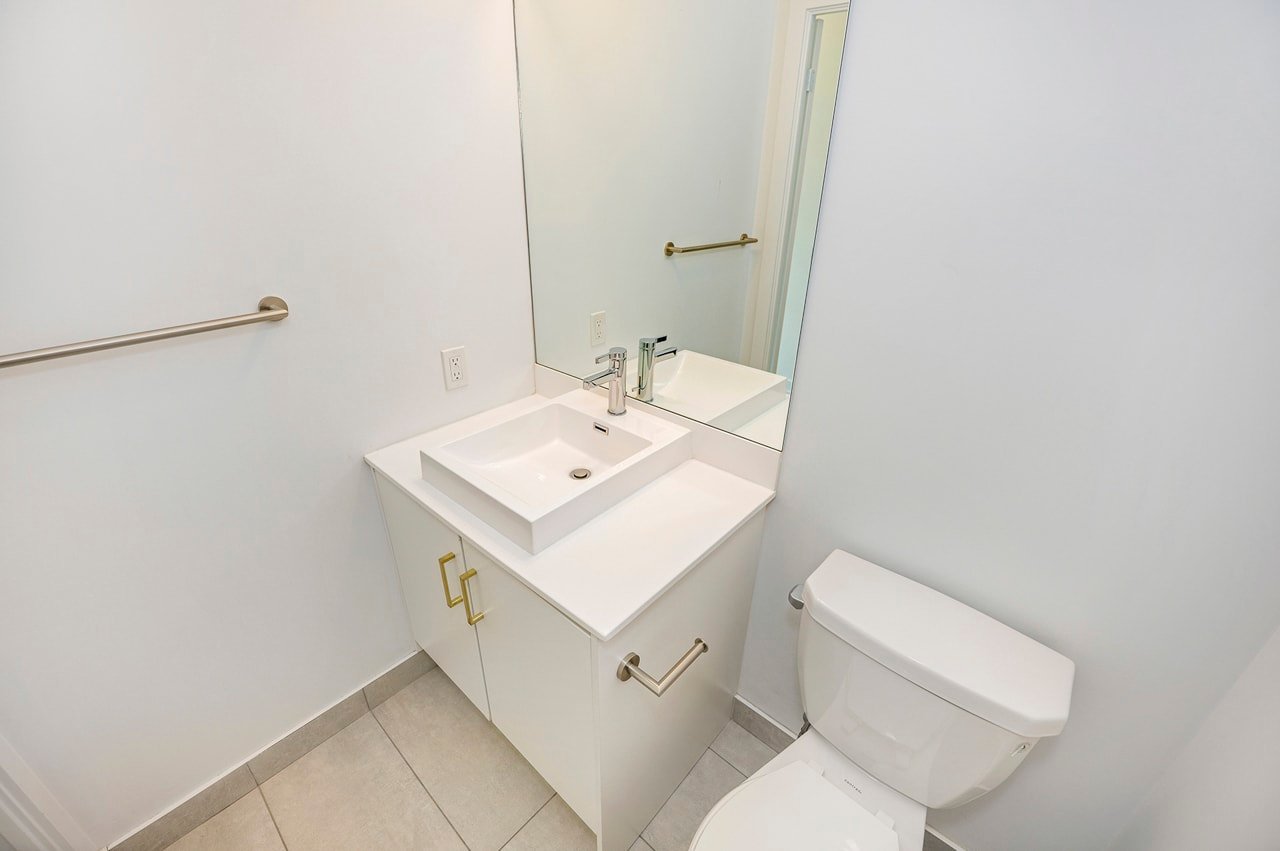 251 Manitoba St Unit: 117