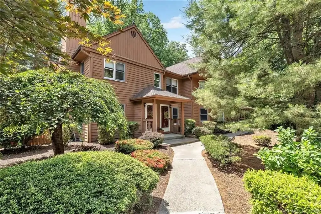 13 Pine Needle Dr