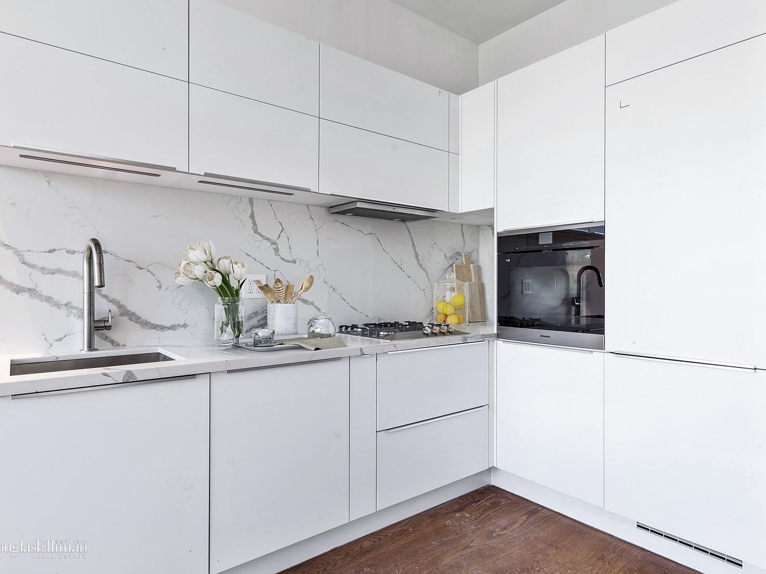 679 Franklin Ave, #402